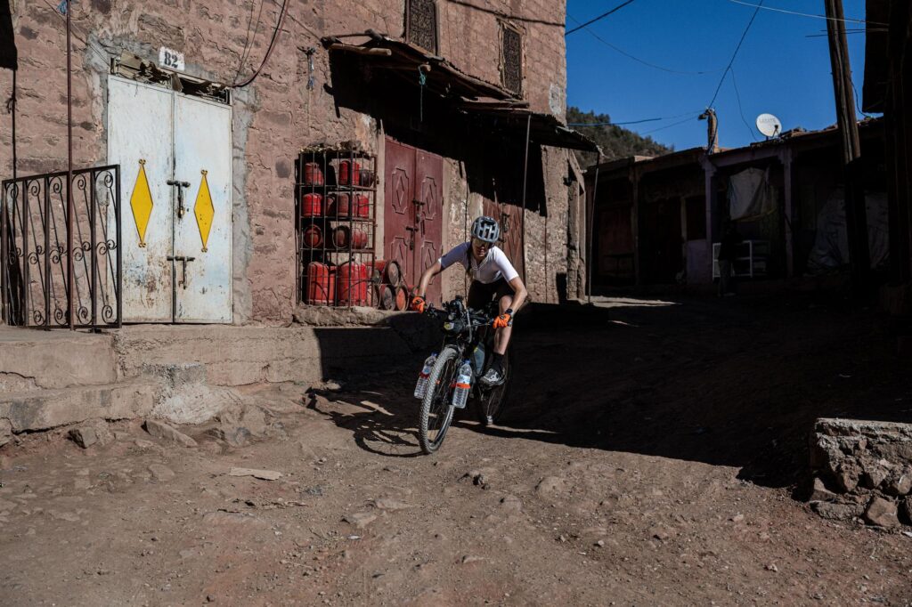 Cynthia Frazier - Atlas Mountain Cycling Race