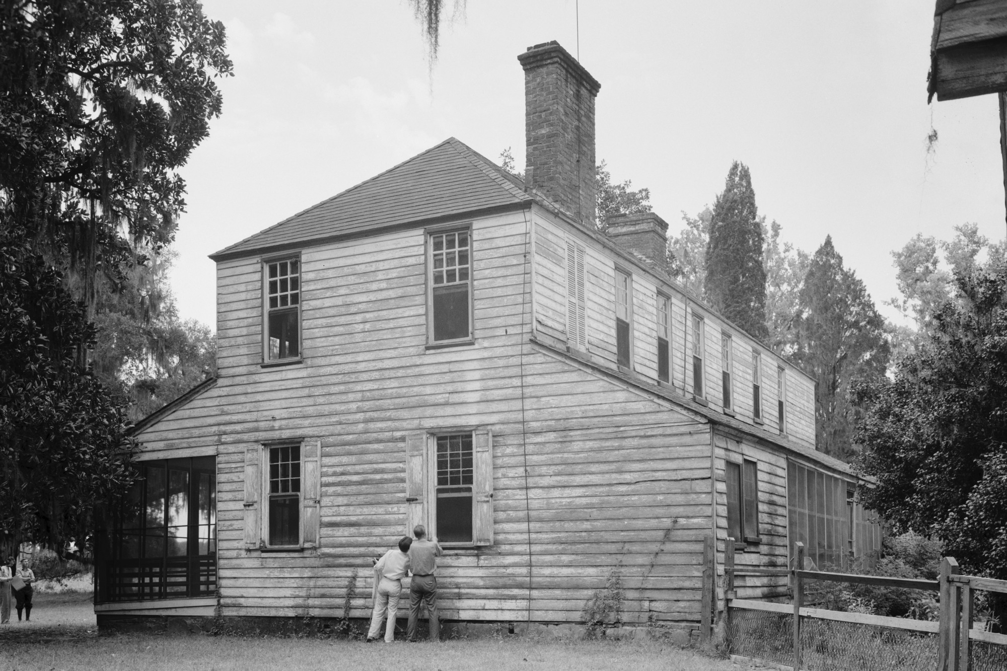 Historic_American_Buildings_Survey_Photographer_Thomas_T._Waterman_June_1939_VIEW_OF_GABLE_END_-_Middleburg_Cooper_River_East_Branch_Huger_Berkeley_County_SC_HABS_SC8-HUG.V1-3