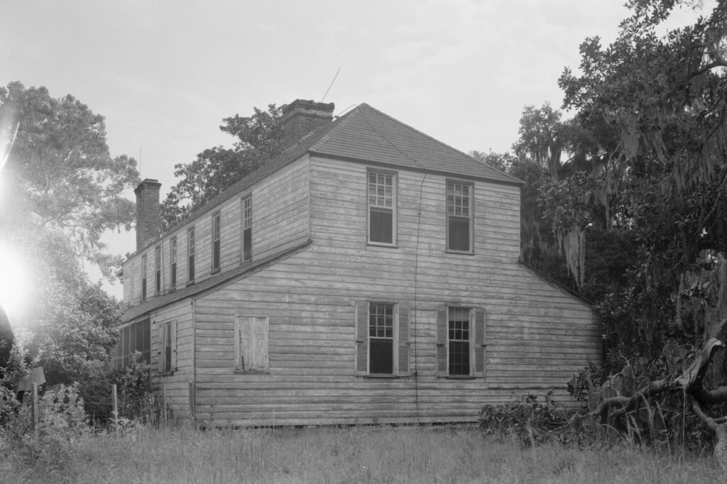 Historic_American_Buildings_Survey_Photographer_C._O._Greene_September_1940_SOUTHWEST_ELEVATION_-_Middleburg_Cooper_River_East_Branch_Huger_Berkeley_County_SC_HABS_SC8-HUG.V1-4-1024x682